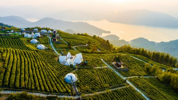 Sky City in Taizhou: A camping haven amid ethereal beauty