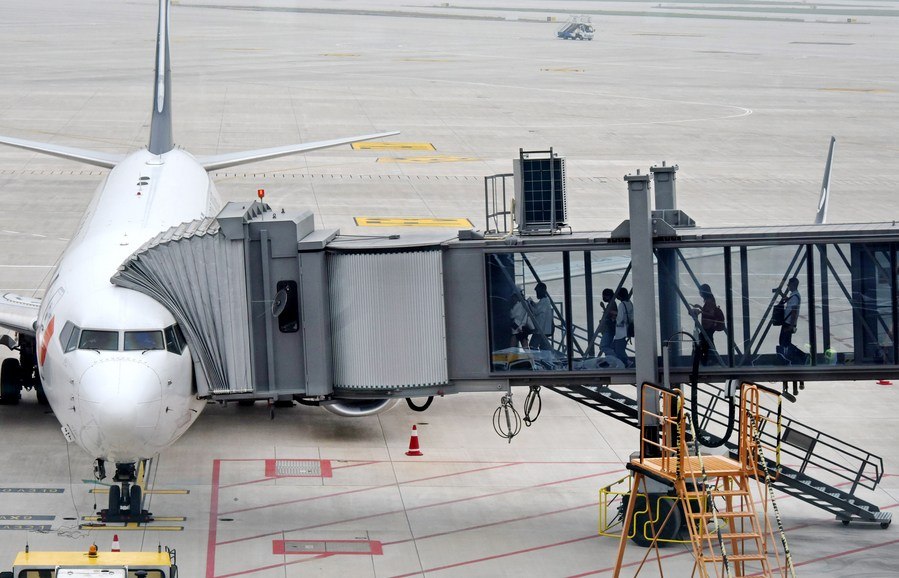 China eases visa rules for international students