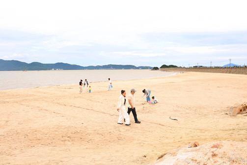 Zhoushan expands public coastal space with new beach opening