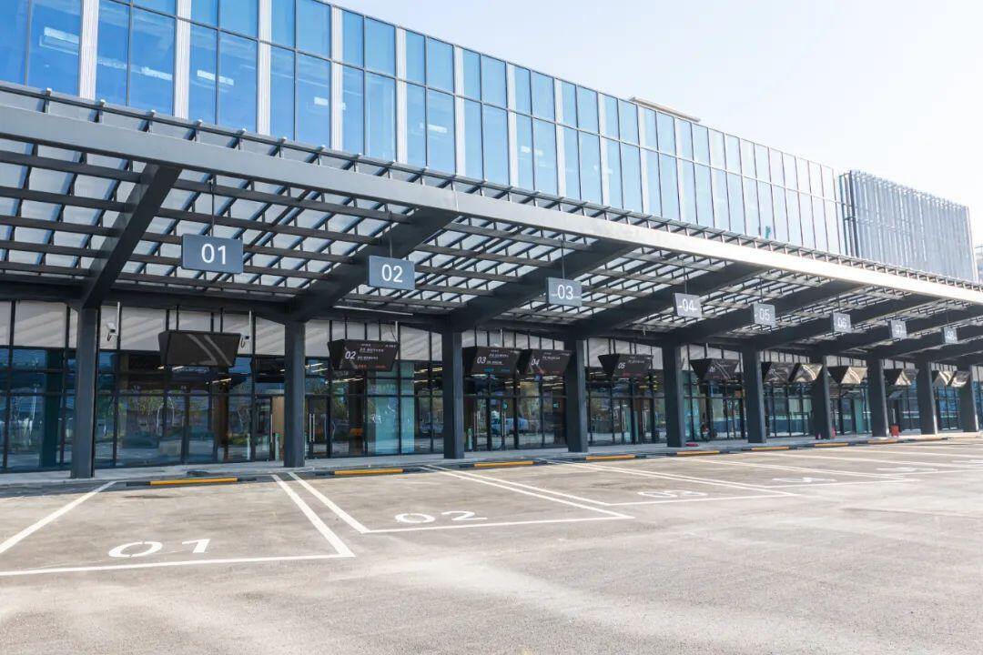 Hangzhou Airport's new bus terminal opens