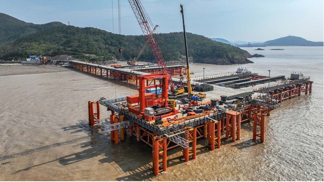 China builds 'world-class' cross-sea high-speed railway