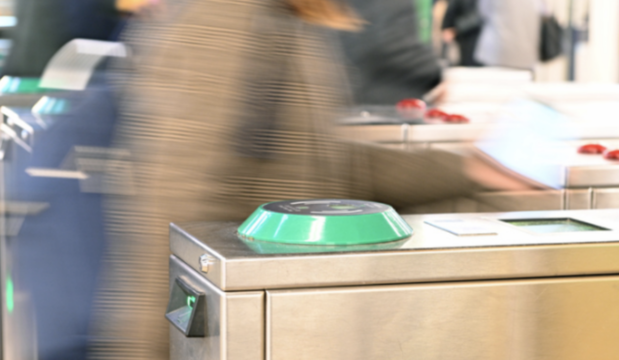 Ningbo Metro can be used for free after 20:00 every day and on statutory holidays