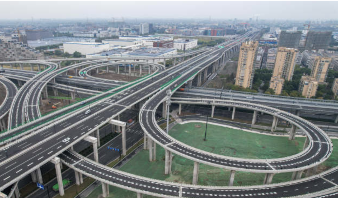 Linping has become the first district in Zhejiang with an expressway loop