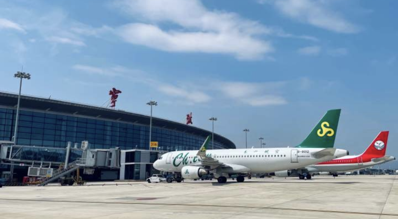 Ningbo, Zhoushan and Taizhou airports cancelled all flights on September 14 due to the typhoon.