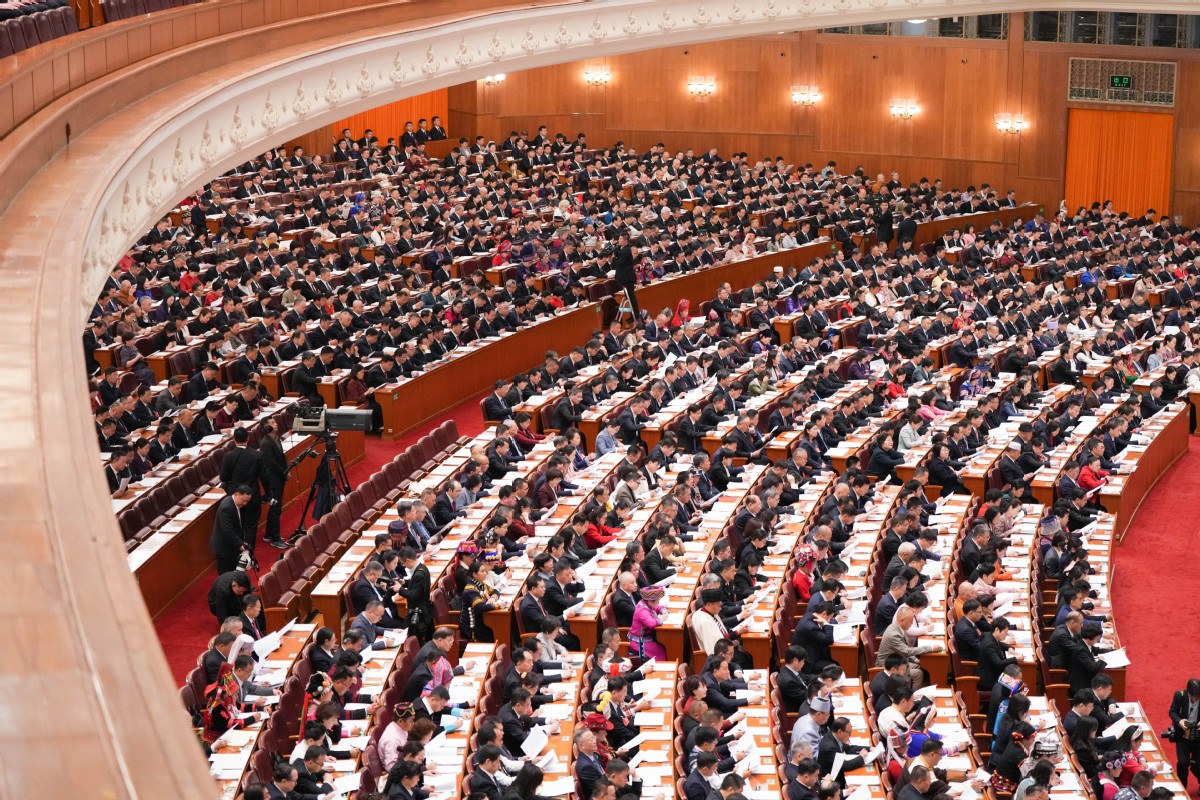 Senior experts decoding Government Work Report