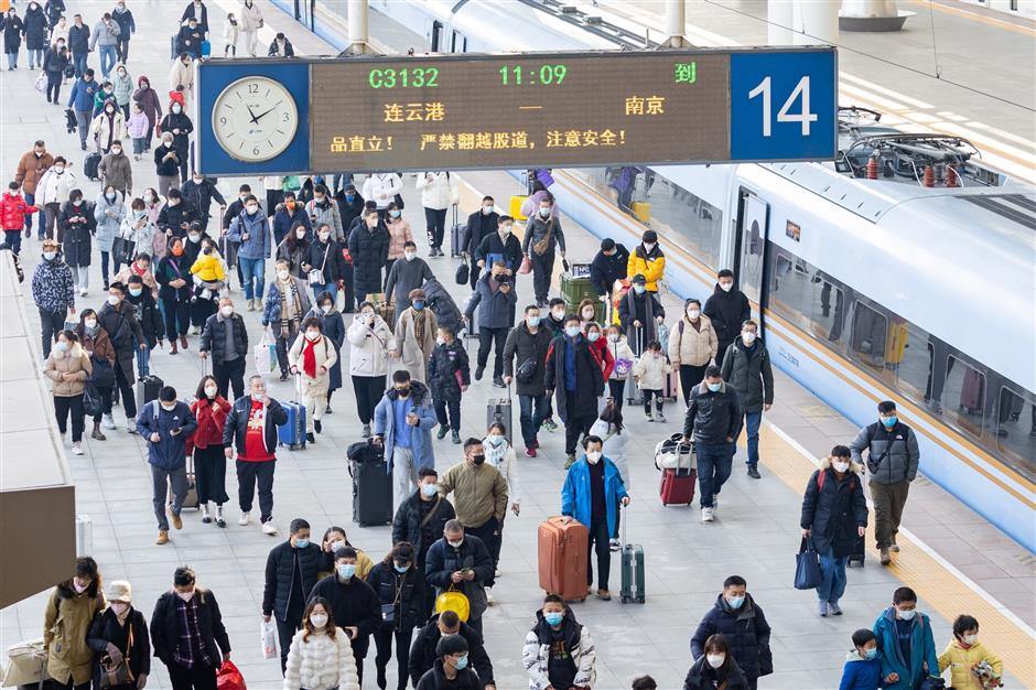 China's COVID-19 pandemic enters low level, no new strain found