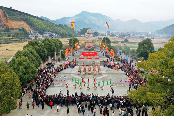 Intl friends experience Suichang traditional ceremony for spring farming