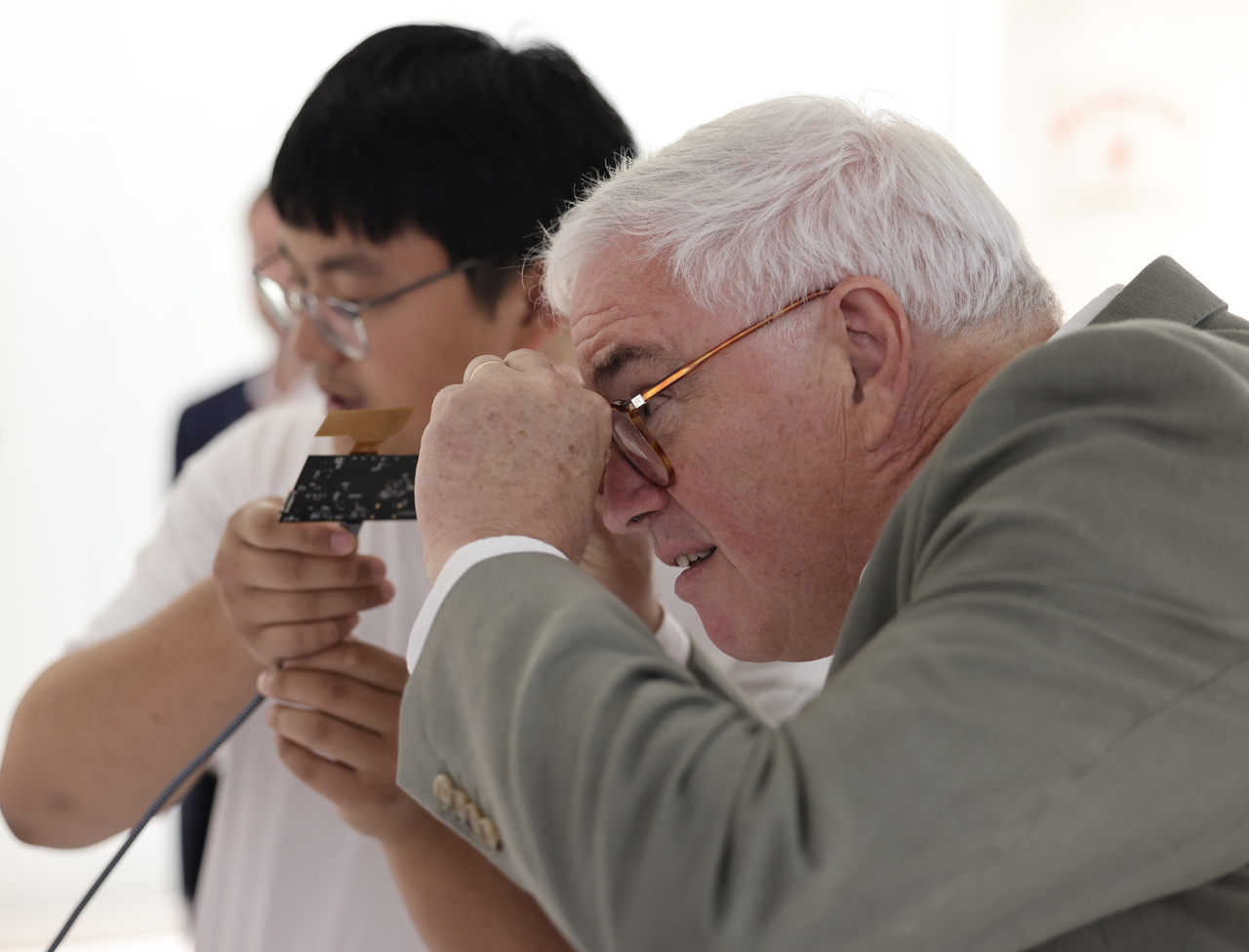 Governor of West Flanders impressed by Zhejiang's innovation