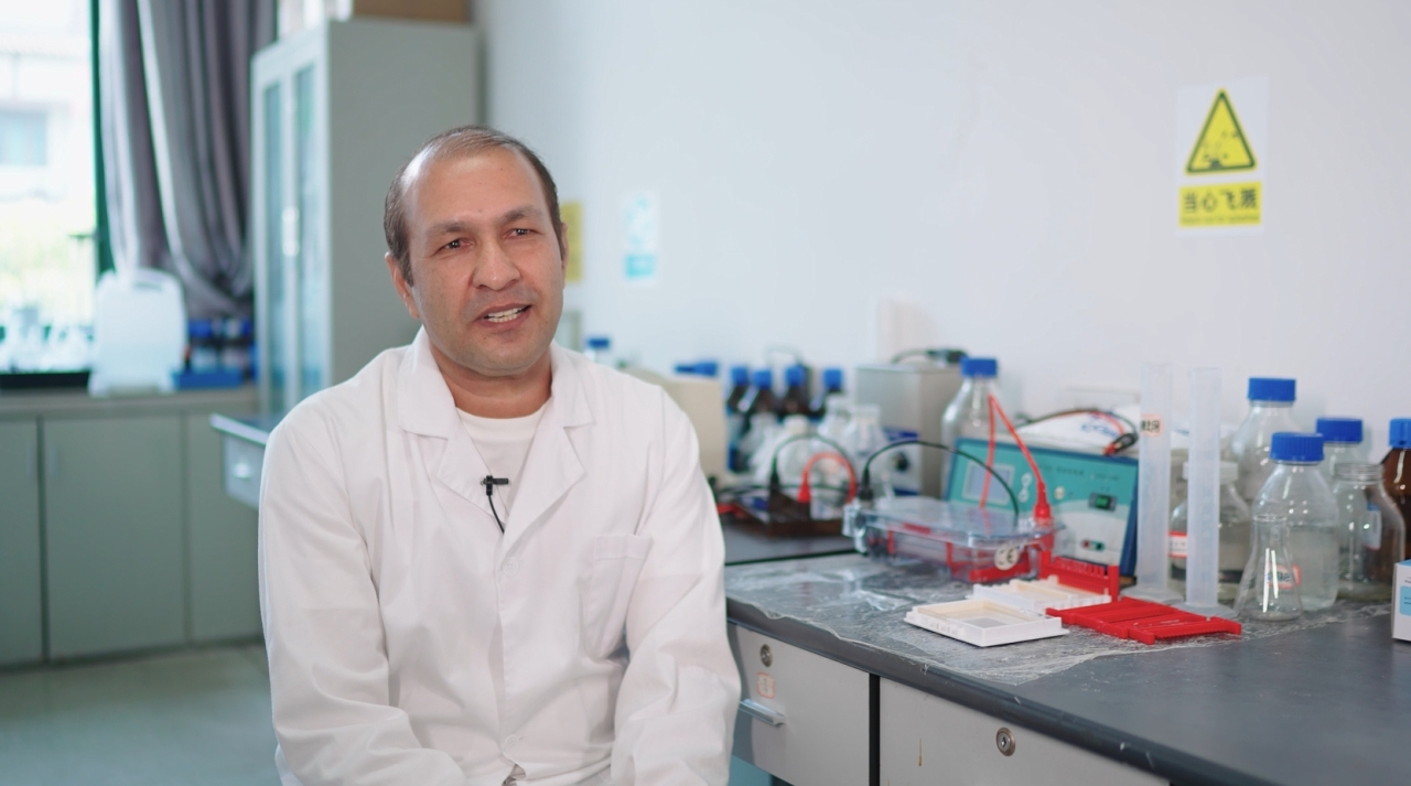 Global Eyes on Zhejiang丨Pakistani scholar enjoys life in Lishui