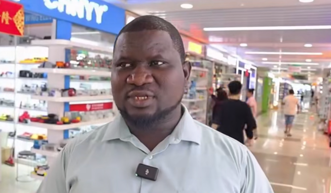 Global Eyes on Zhejiang丨African trader proud to be a new Yiwu citizen