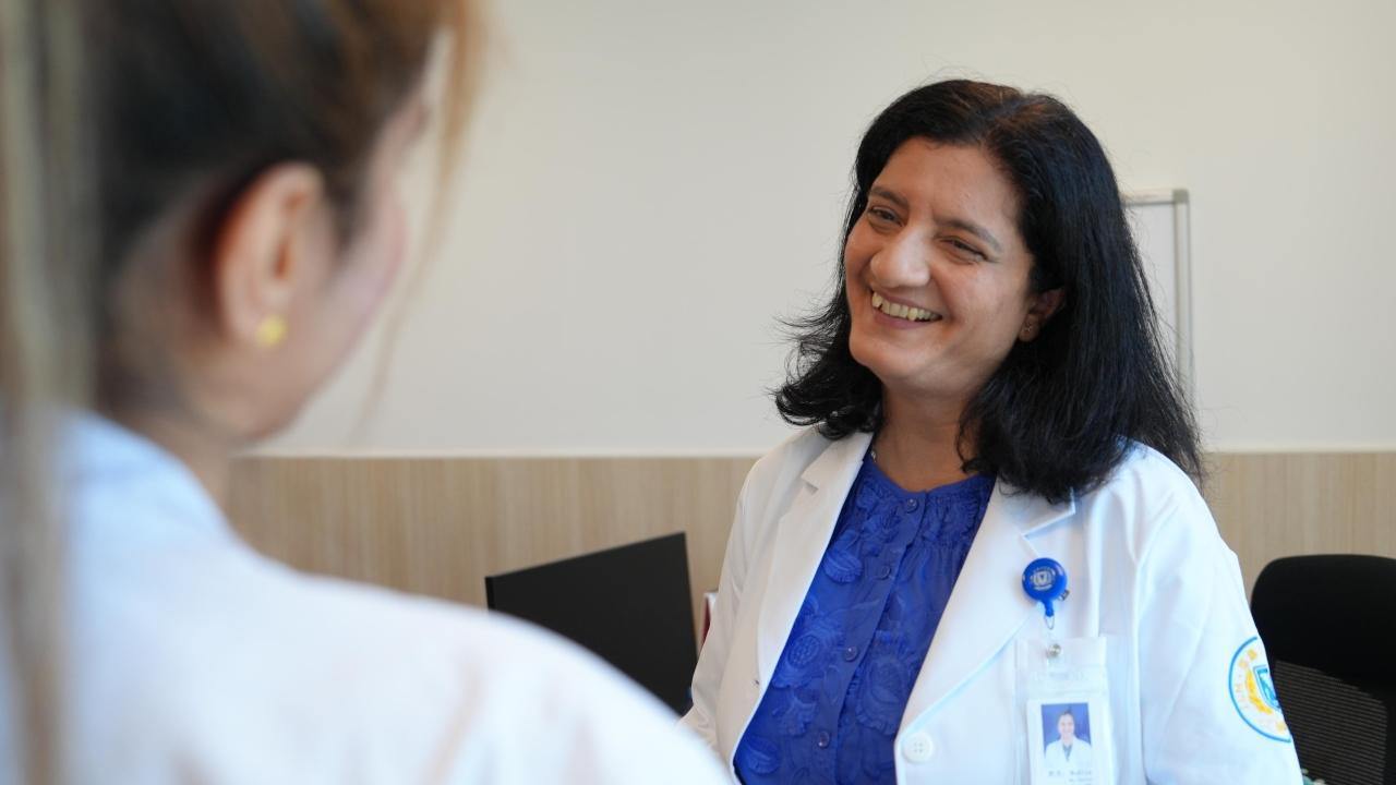 Global Eyes on Zhejiang丨US doctor thumbs up to digital life