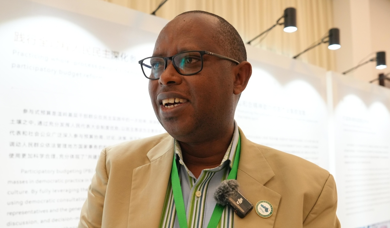 Rwandan journalists embrace Hehe culture