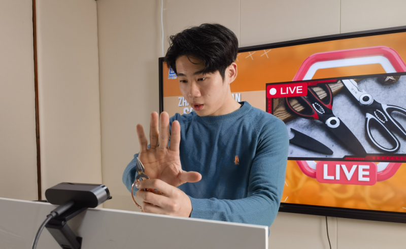 3 Live Streams Showcasing Chinese Commodities