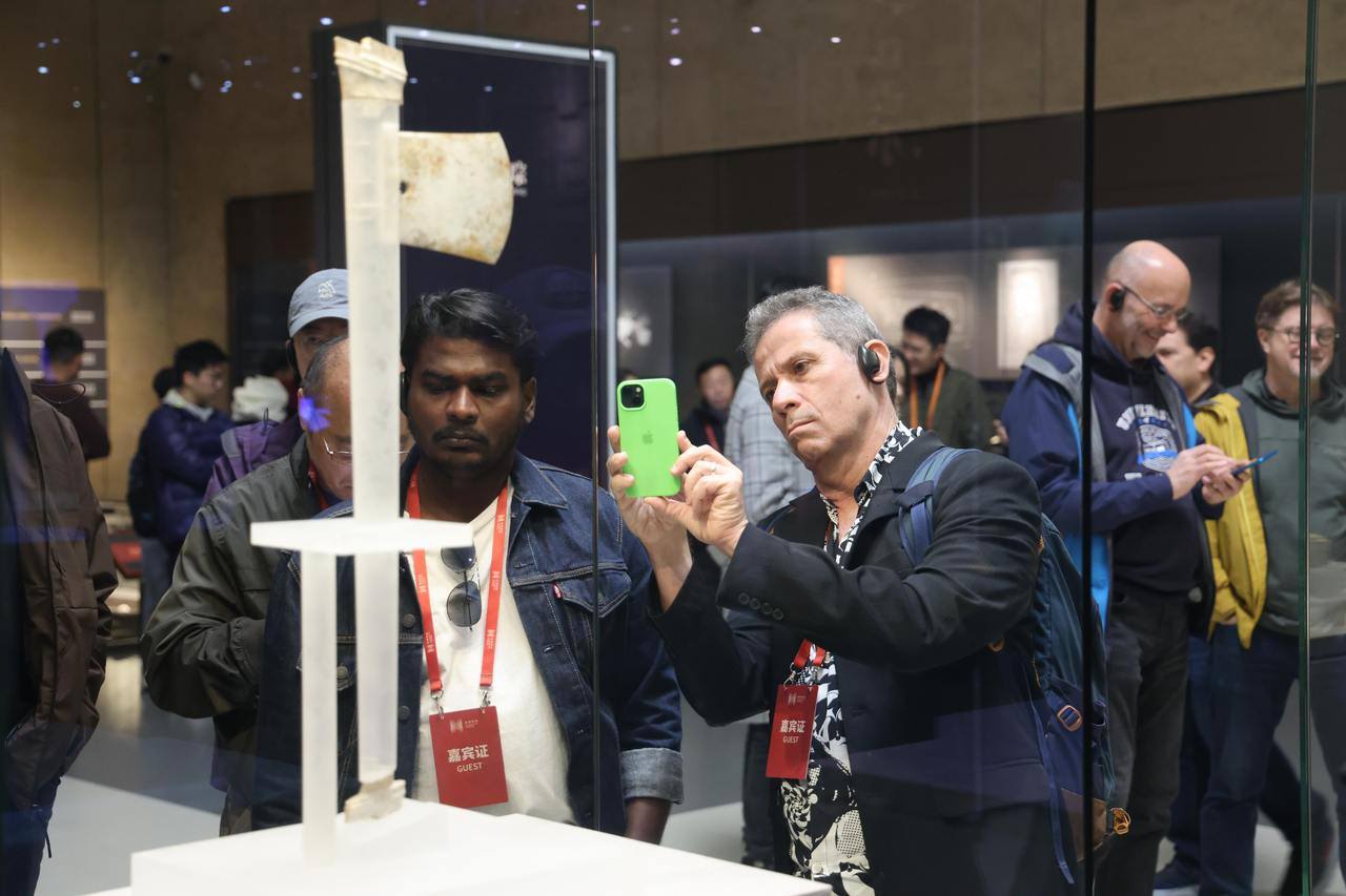 Expats unveil wonders of Liangzhu culture