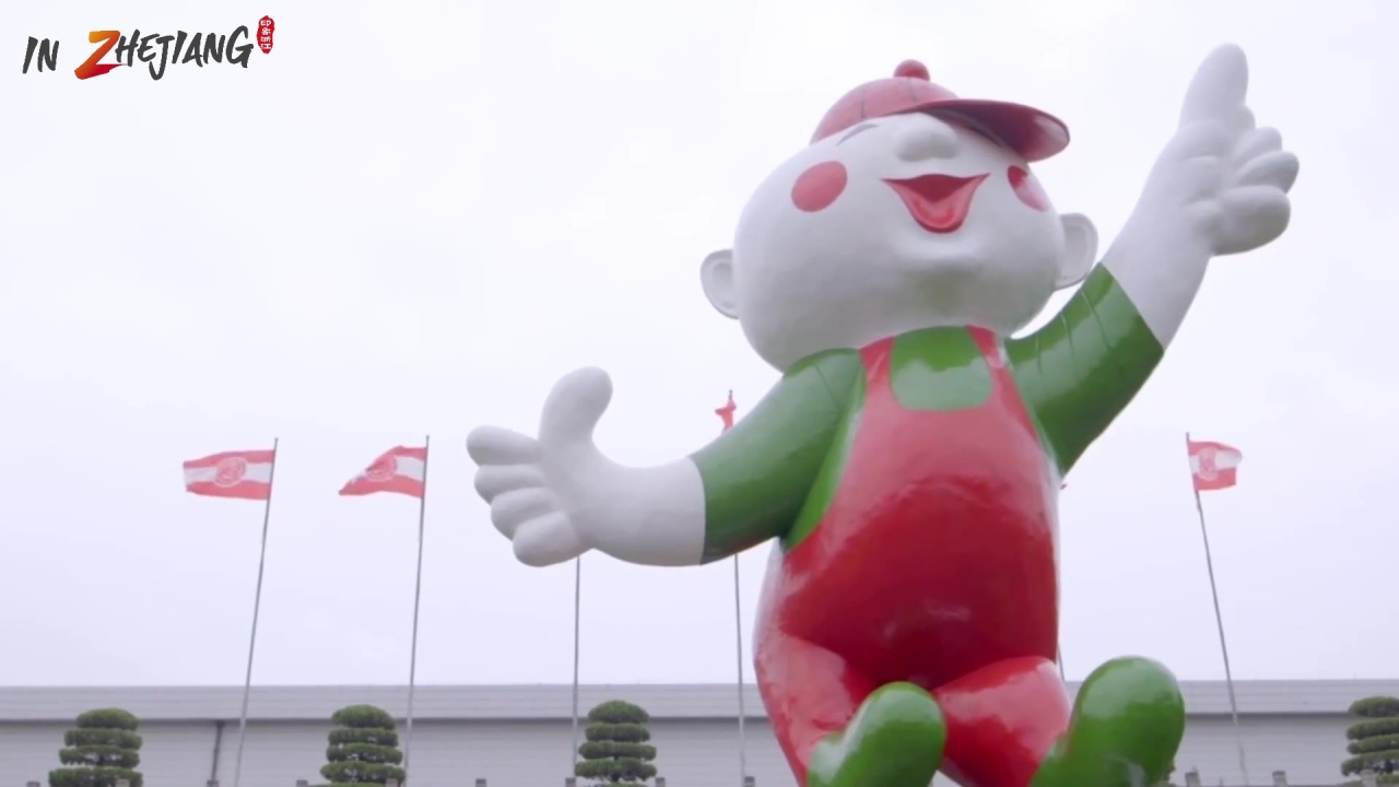 On The Table | Chairman of China's largest beverage producer says on the rumour of 'the state advances, the private economy retreats'