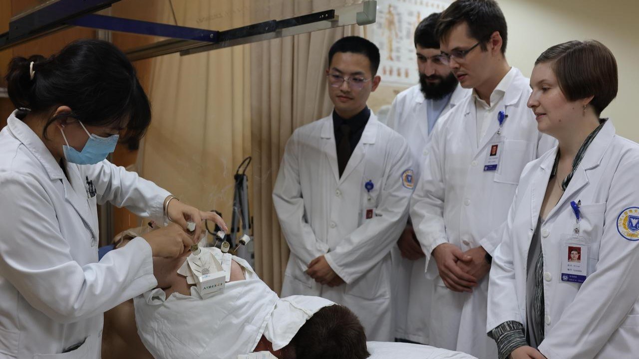 Opportunity China丨Academic exchanges held between Russian Medical delegation and hospital in Zhejiang