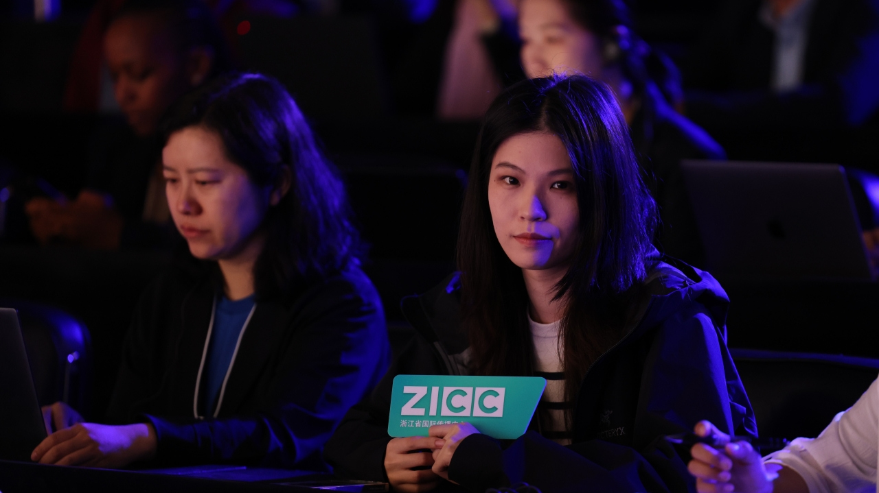 Opportunity China: Voices at Davos丨Co-chairs share insights on AI technology and SMEs