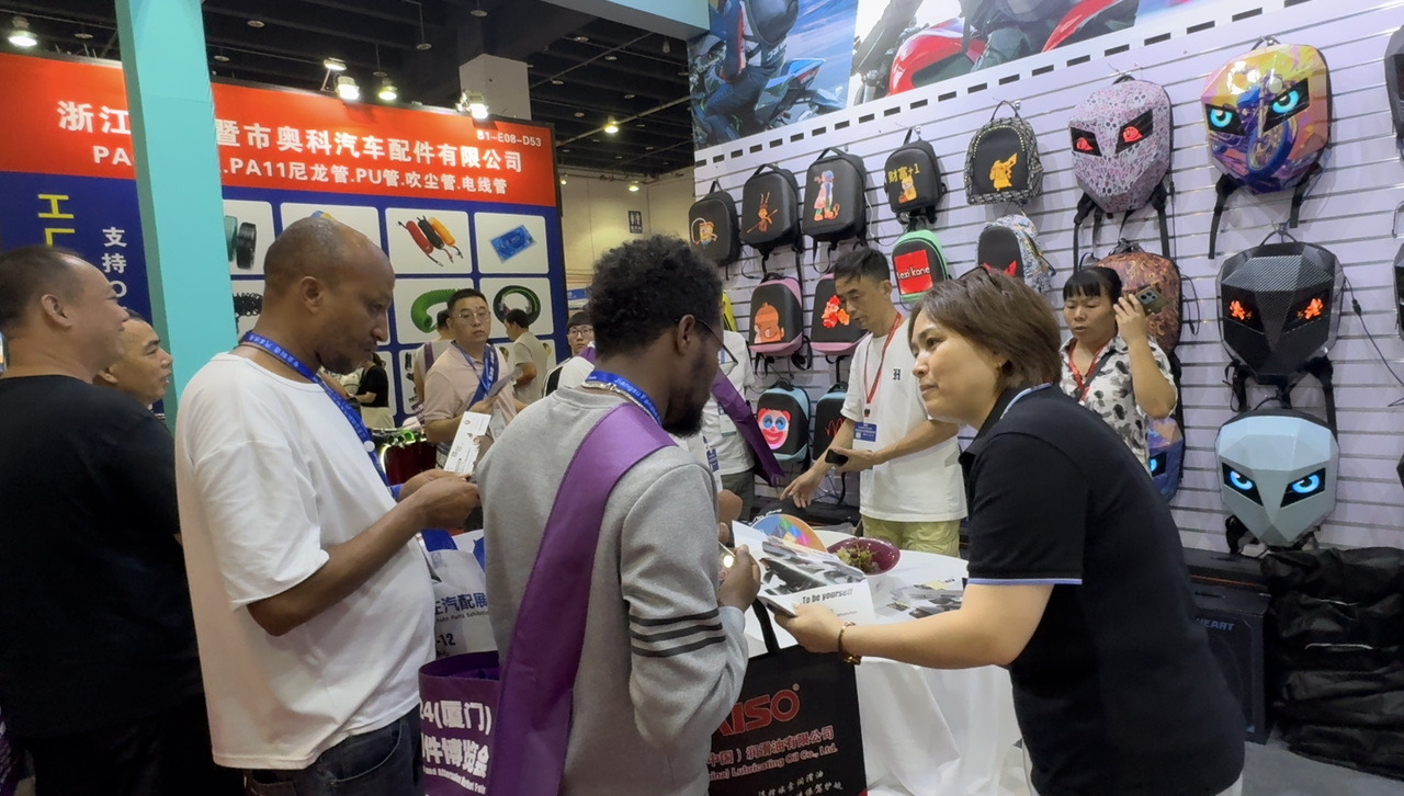 Yiwu merchant’s shop goes global through AI