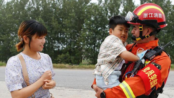 Short gather between a front-line firefighter and his family