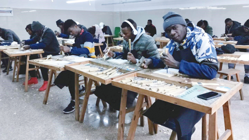 Dongyang woodcarving: Bridge of friendship