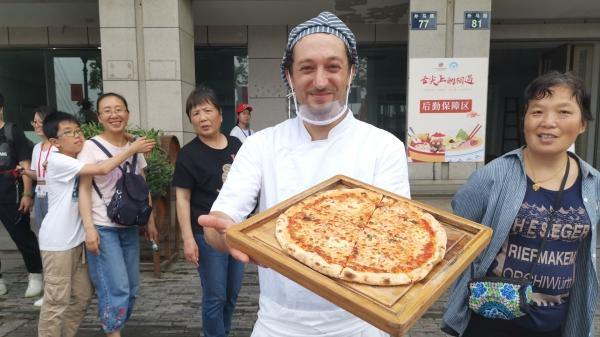 A date on bite: A taste of Zhejiang and CEEC