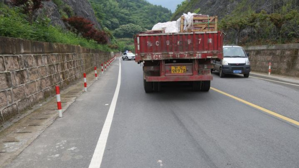WATCH: Flying Truck Man! Wencheng guy stops a flying truck in 56s!