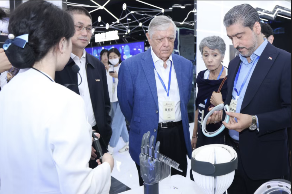驻华使节“打卡”杭州新中心：中国创新的B面是“文化+科技”